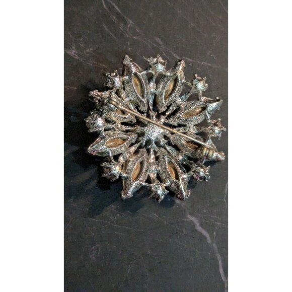 Vintage Blue Rhinestone Brooch  Silver Tone Marquise Riveted Prong D1510 - Picture 5 of 7